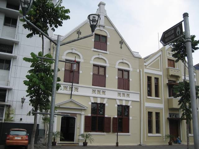 All about traditional puppets: Museum Wayang in Kota Tua, West Jakarta, is dedicated to Indonesian wayang (shadow puppet). (Wikimedia Commons/Masgatotkaca)