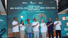 (Left to right) Head of Region 8 I Gusti Nyoman Dhama Putra, BNI digital business senior executive vice president (SEVP) Rian Kaslan, PLN director of distribution Adi Priyanto, BNI president director Royke Tumilaar, BNI consumer banking director Corina Leyla Karnalies, deputy director of supervision of financial services institution (LJK) 2 and authorization of Financial Services Authority (OJK) Region 8 Bali and Nusa Tenggara Yan Jimmy Hendrik Simarmata and BNI director of network and services Ronny Venir attend the inauguration of the Crea Nusa Dua digital branch office and public electric vehicle charging station (SPKLU) in Nusa Dua, Bali. This strategic path aims to develop Nusa Dua as the host of the G20 Summit in Bali on Nov. 15-16.