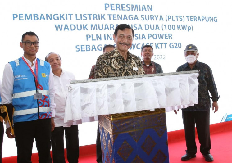 Coordinating Minister for Maritime Affairs and Investment Luhut Pandjaitan said the construction of the floating PLTS was in line with Indonesia's commitment to reduce carbon emissions toward achieving net-zero emissions by 2060.

