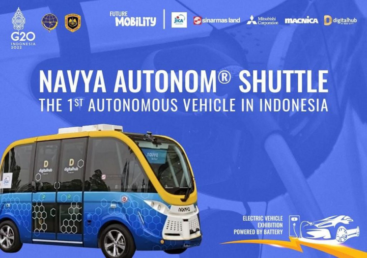 Called the Navya Autonom® Shuttle, it has a 33-kWh battery pack that can last up to nine hours, and has a maximum passenger capacity of 15 people. It is trademarked under the French Navya Arma.