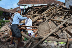 Aftershocks, heavy rain hamper Cianjur earthquake rescuers