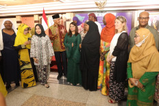 International delegates meet with Central Java Governor Ganjar Pranowo (fourth left) in Semarang ahead of the second Indonesia’s Women Ulema Congress on Nov. 22, 2022.