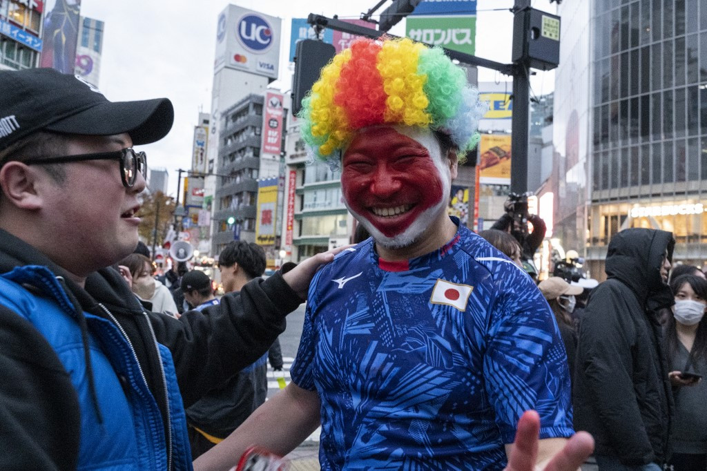 サムライ精神：ワールドカップの喜びで爆発する日本 – スポーツ
