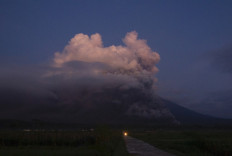 Mount Semeru spews smoke and ash in Lumajang on December 4, 2022. 
