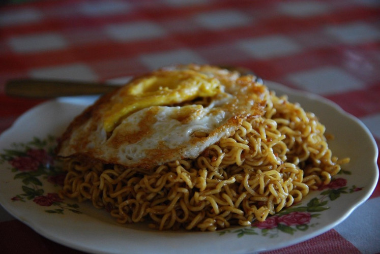 Most favorite: Mie Sedaap Instan Rasa Sambal Goreng and Indomie Mi Goreng Aceh have become one of the most widely consumed dry-based noodle pairings. (Flickr/avlxyz)