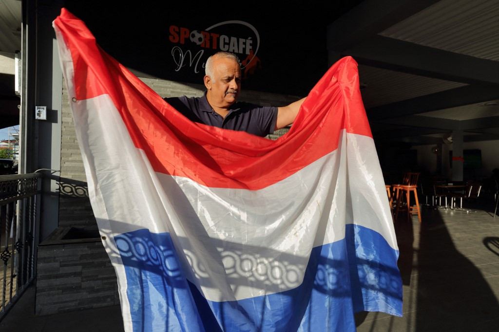 Surinaamse “trotse” steunen de sterren van Nederland op het WK