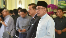 Taking lead: Malaysia’s Prime Minister Anwar Ibrahim (second right) speaks during a press conference to announce new cabinet members at the Prime Minister’s office in Putrajaya, Malaysia, on Dec. 2, 2022. 