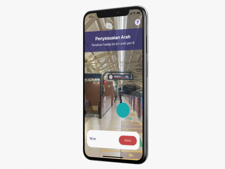 Guiding the blinds: PetaNetra is an application designed for the visually impaired individuals to navigate themselves during indoor activities. (Courtesy of Felicia Stevanie Ulaan)