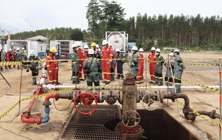 A team of SKK Migas and PetroChina visit the location of The CO2 Injection Huff & Puff in Gemah-6 in Jabung Block during the ceremony of the program on December 8, 2022. This field trial marks an important milestone for the feasibility of CO2 Injection in the oil reservoirs in general, as well as to collect important data for the future EOR study with continuous CO2 injection technology.