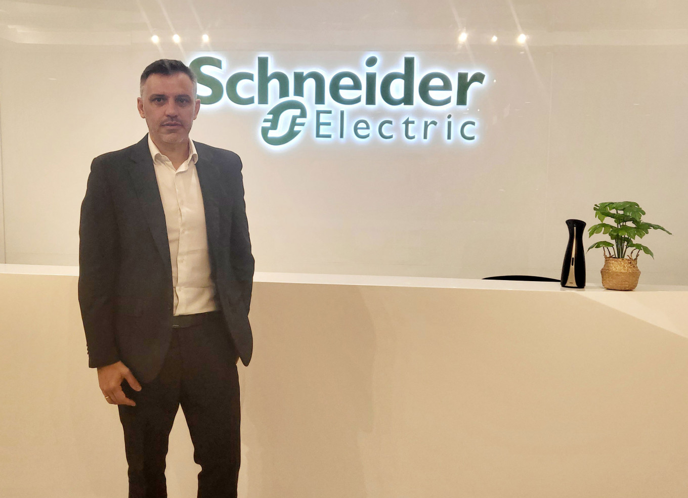 Schneider Electric menegaskan kembali komitmen terhadap transisi hijau Indonesia – Inforial