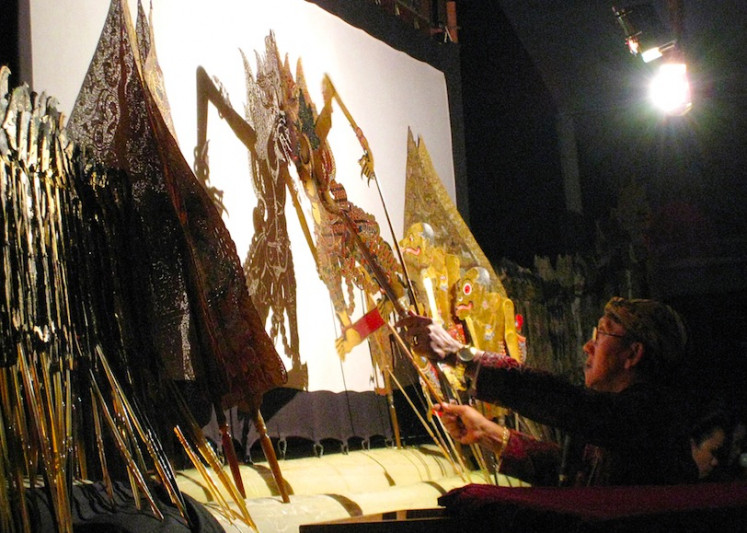 Traditional show: People in Yogyakarta celebrate New Year's Eve by hosting an all-nighter 'wayang kulit' (shadow puppet) performance. (Wikimedia/Gunawan Kartapranata)