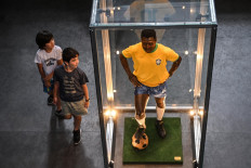 At Pele museum, fans proud of ailing football icon's legacy