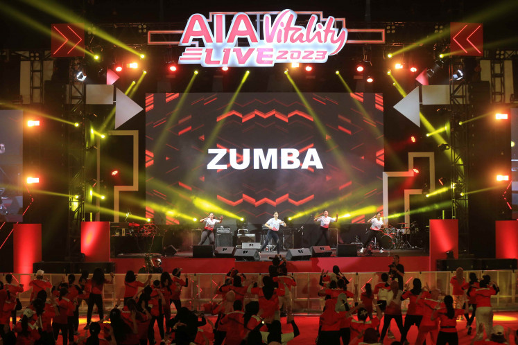 AIA Vitality gold member Laila Munaf leads a zumba session at the AIA Vitality Live 2023 at Istora Senayan, Central Jakarta, on Sunday. The event also included a 5-kilometer run and walk and a body-combat session accompanied by beats from DJ Yasmin.