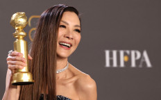 Michelle Yeoh, Austin Butler win as Hollywood embraces Golden Globes 