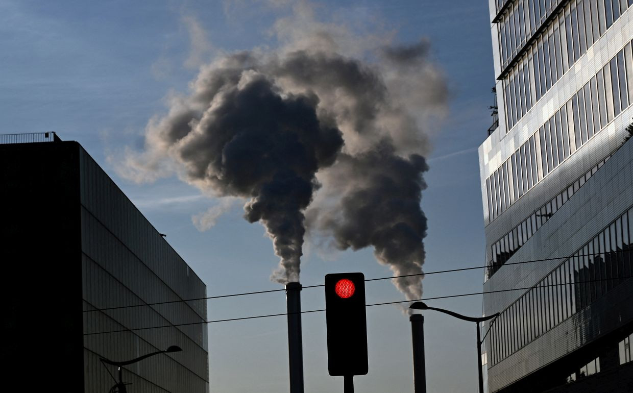 Should fossil fuel firms be forced to clean up Earth-heating carbon pollution? – Fri, January 13 2023