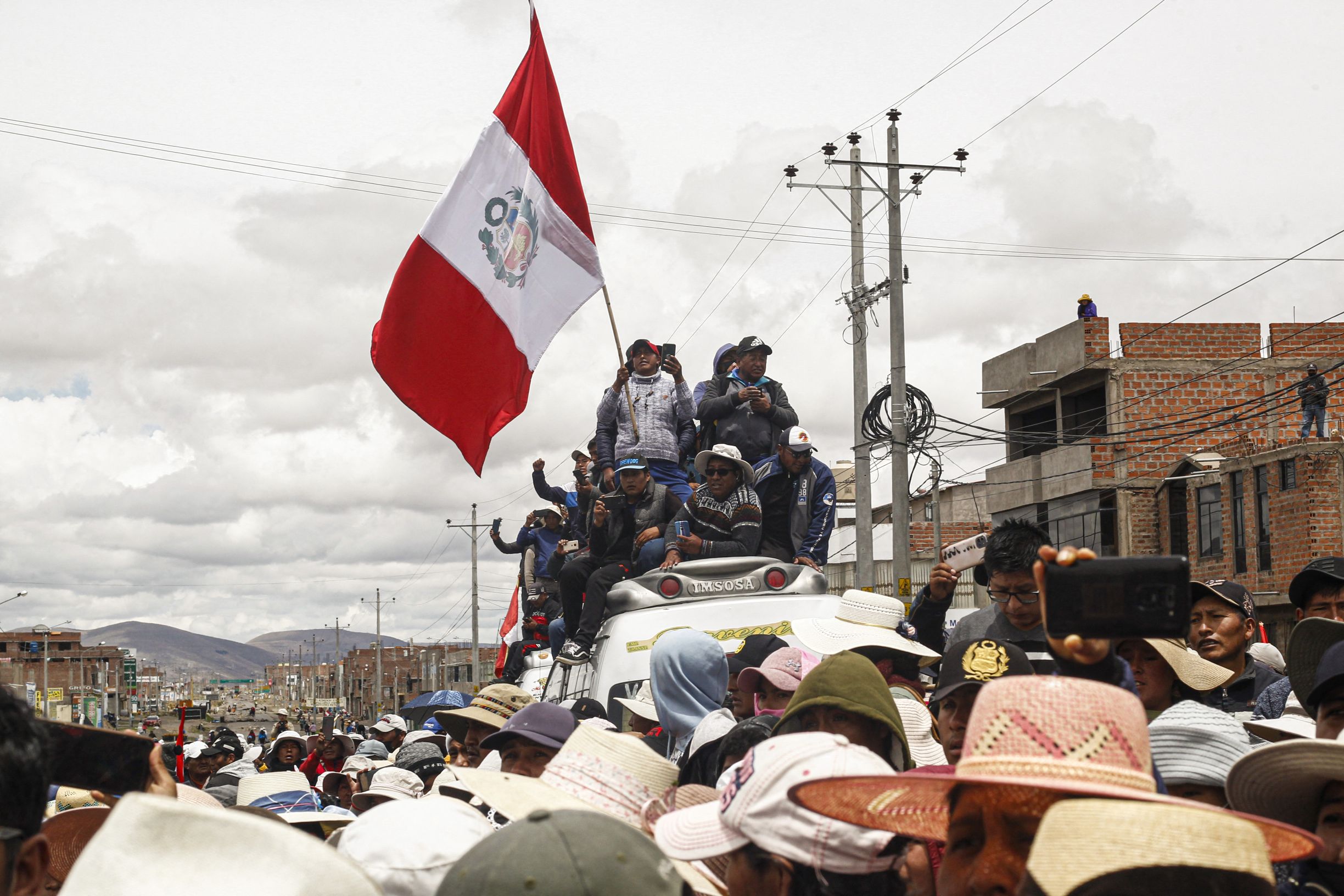 Clashes in Lima as thousands rally against Peru government - Sat