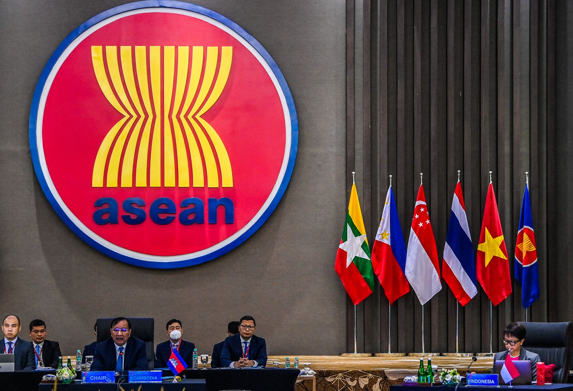 Indonesia's ASEAN Presidency To Focus On Economic Growth: Minister ...