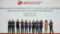 The foreign ministers of the ASEAN member states (except Myanmar) and Timor-Leste, as well as the bloc’s secretary-general pose for a group photo during the 32nd ASEAN Coordinating Council meeting in Jakarta on February 3, 2023. They are (from left) Malaysia’s Zambry Abdul Kadir, Brunei’s Erywan Pehin Yusof, Singapore’s Vivian Balakrishnan, Thailand's Don Pramudwinai, Vietnam’s Bui Thanh Son, Indonesia’s Retno Marsudi, Laos’ Saleumxay Kommasith, Philippines’ Enrique Austria Manalo, Cambodia’s Prak Sokhonn and Timor-Leste’s Adaljiza Magno, and ASEAN Secretary-General Kao Kim Hourn.