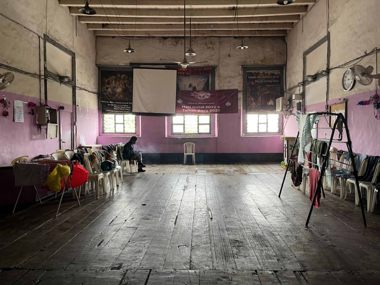 Multifunction: The facilities at Surabaya’s Gedung Setan, which was built in 1809, also includes a church that serves as a multipurpose room. (JP/Yohana Belinda)