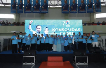 The Gelora Party leadership poses for a publicity photo after a national meeting held in Tangerang, Banten, on Feb. 19.
