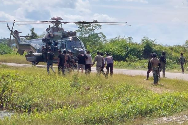 Setidaknya satu prajurit TNI tewas dalam operasi penyelamatan pilot Selandia Baru – Senin, 17 April 2023