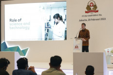 President director of PT HM Sampoerna Vassilis Gkatzelis announces the latest science and technology-based innovation for smoke-free tobacco products, IQOS ILUMA, with a targeted launch in 10 major cities in Indonesia.