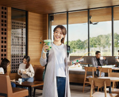 Updated Starbucks Rewards offers more payment options, free choice of rewards  