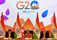 India's Finance Minister Nirmala Sitharaman speaks, as economic affairs secretary Ajay Seth and Reserve Bank of India (RBI) Governor Shaktikanta Das look on, during a news conference at the end of G20 finance ministers' and Central Bank governors' meeting on the outskirts of Bengaluru, India, Feb. 25, 2023. 