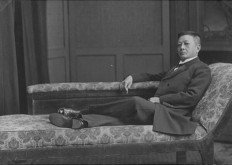 Understanding Chinese heritage through tomb exploration 