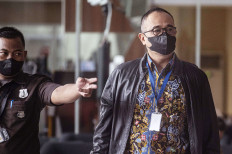 Crazy showy Indonesians