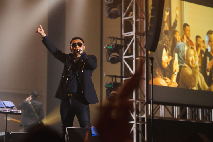 In his recent concert at Menara Danareksa’s Aryanusa Ballroom, singer Judika talked to the audiences between songs, creating an atmosphere of intimacy with his fans. 