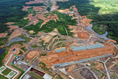 Luhut brings back deals on railways, industrial park from Beijing trip