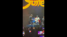 No go: A screenshot of a video shows a roadie coming onstage to stop Indonesian 'dangdut' rocker Rhoma Irama from performing Deep Purple's hit song "Smoke on the Water" on Mar. 10. (Twitter/Courtesy of @swetermerah)