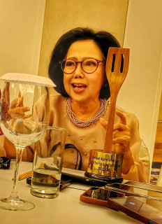 Sisca Soewitomo shares her love for cooking during the interview. (JP/Sylviana Hamdani)