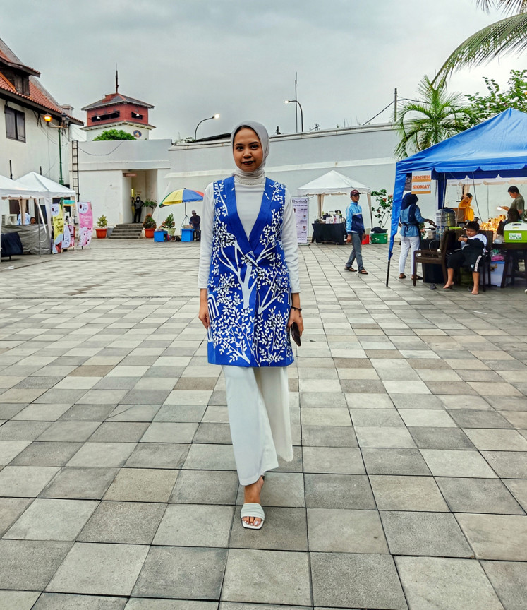 Jihan Amirah Rafidah showcasing her Batik Marunda vest.