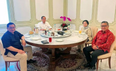 Nothing wrong with President Jokowi interfering with politics: Hasto