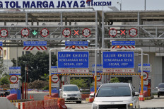 Hungary firm cuts workers over delayed electronic toll road project
