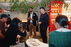 Get a taste: The second edition of The Macallan Harmony Collection's tasting event featured whisky expert Kabir Suharan (left) and coffee expert Andrew Tandra. (Courtesy of Victor Davis)
