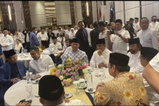 Golkar chairman joins NasDem, opposition figures at Iftar dinner