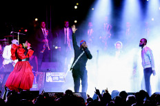 On Wed. 9/22, the reunited Fugees performed at Pier 17 in NYC in support of Global Citizen Live, a once-in-a-generation global broadcast event calling on world leaders to defend the planet and defeat poverty, airing on September 25. The show kicks off the Fugees 2021 World Tour. 