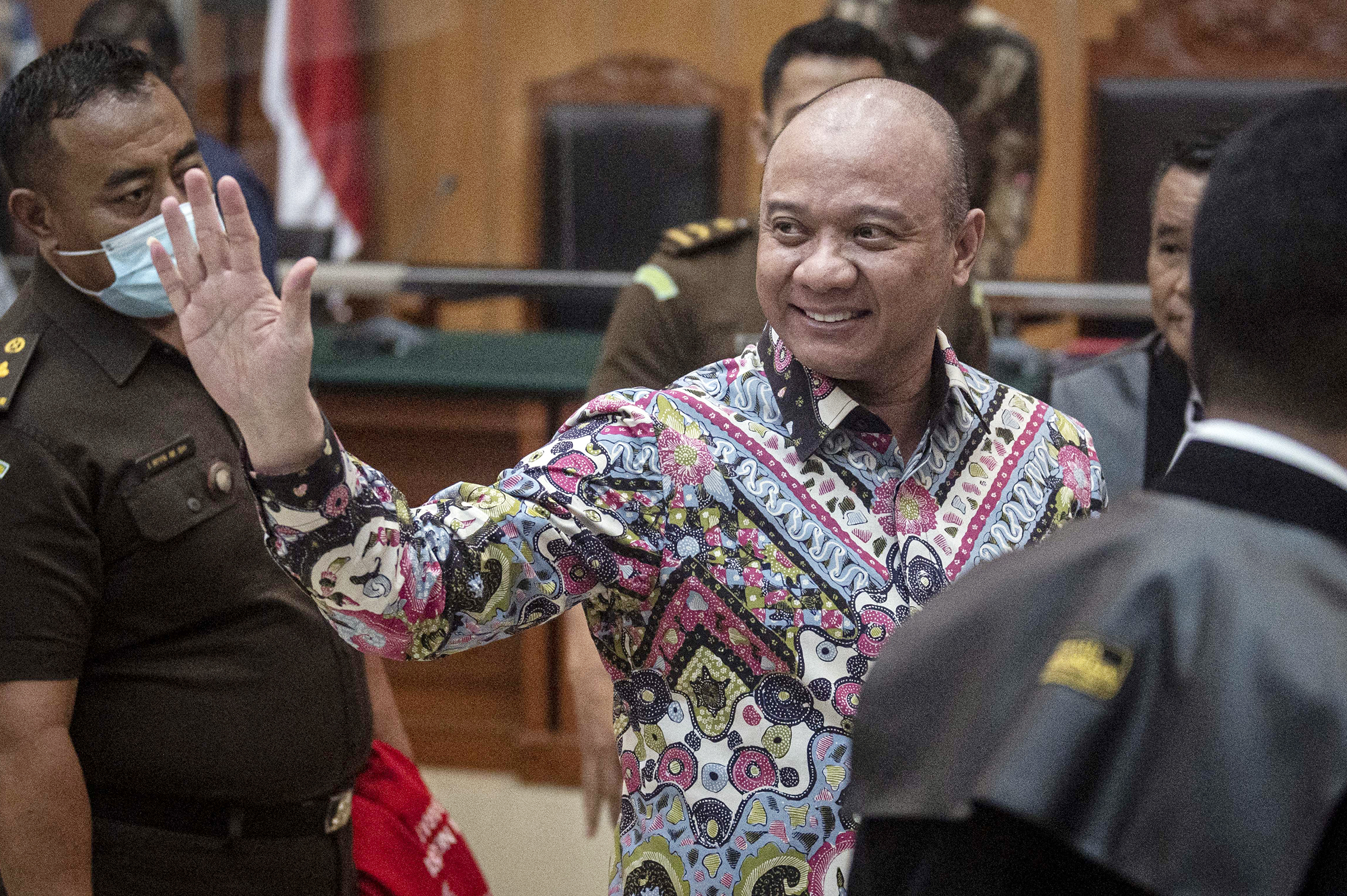 Ex-West Sumatra police chief gets life in prison for selling meth, dodges death sentence - Vimarsana News