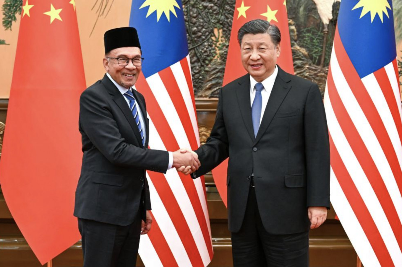 Malaysia Rejects New Chinese Map Over South China Sea Claims - Asia ...