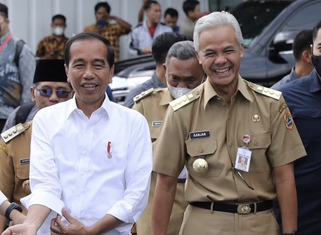 Jokowi Ganjar Share A Ride In Presidential Vehicle Politics The