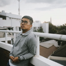 "Lots of stress": Are musicians today sacrificing mental health to write songs?