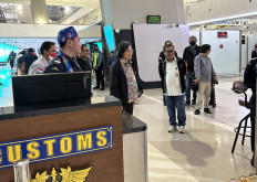 Returning from US, Sri Mulyani joins fellow travelers through arrivals door