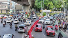 Closure of South Jakarta bike lane, sidewalk causes much worse congestion