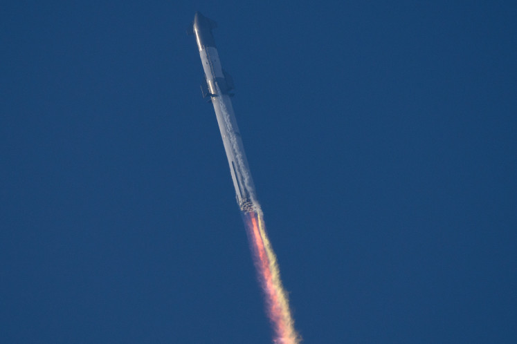 The SpaceX Starship lifts off from the launchpad during a flight test from Starbase in Boca Chica, Texas, on April 20, 2023.