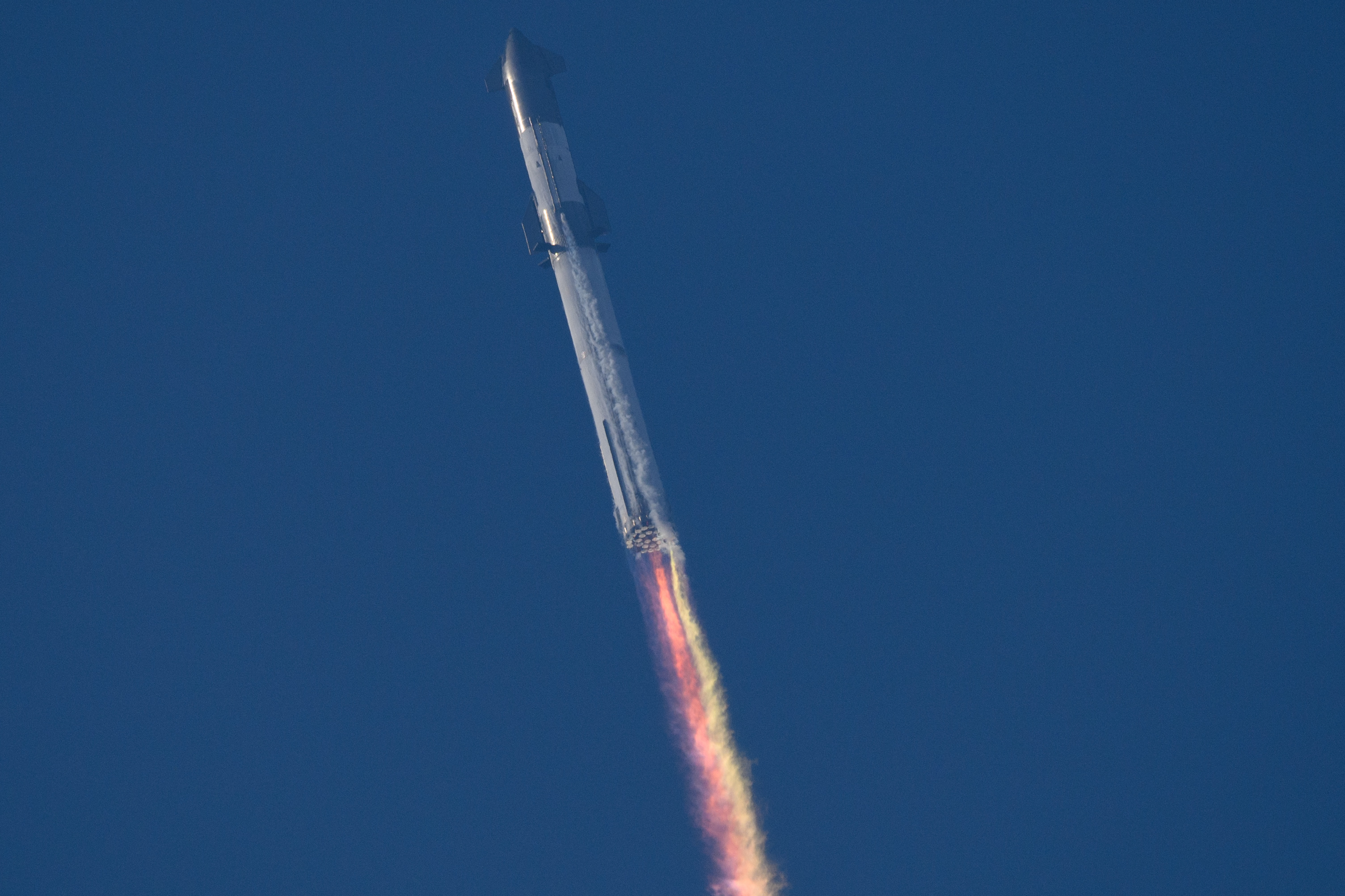 spacex-starship-world-s-biggest-rocket-explodes-during-first-flight