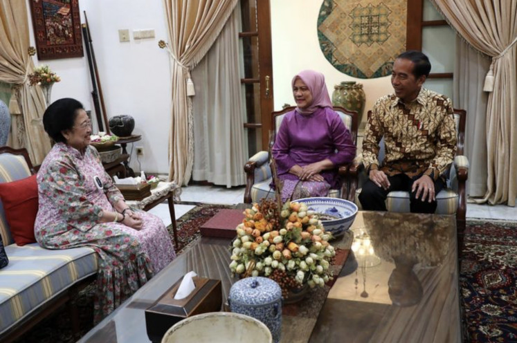President Joko “Jokowi“ Widodo (right) and First Lady Iriana (center) meet with Indonesian Democratic Party of Struggle (PDI-P) chairperson Megawati Soekarnoputri (left) on April 27, 2023.