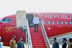 Jokowi inspects Lampung roads after viral TikTok complaint